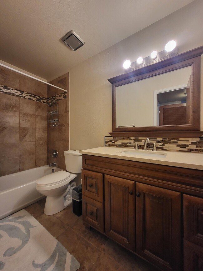 Building Photo - 641 A Gold Dust Dr