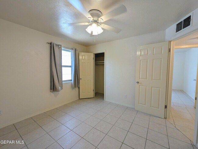 Building Photo - 8921 Mt Olympus Dr