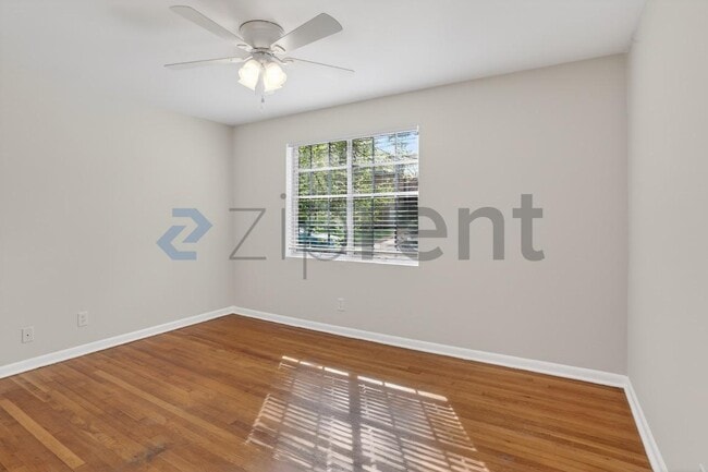 Building Photo - 463 Medlock Rd