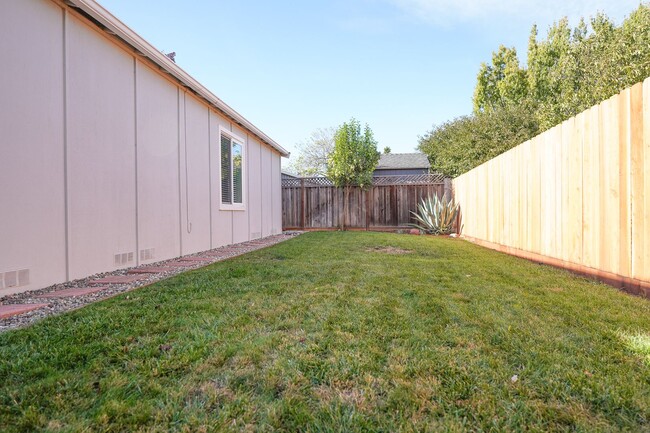 Building Photo - Beautiful Home In Desirable San Ramon!