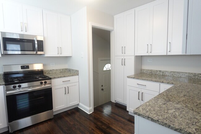 Building Photo - 2247 S 9th Ave