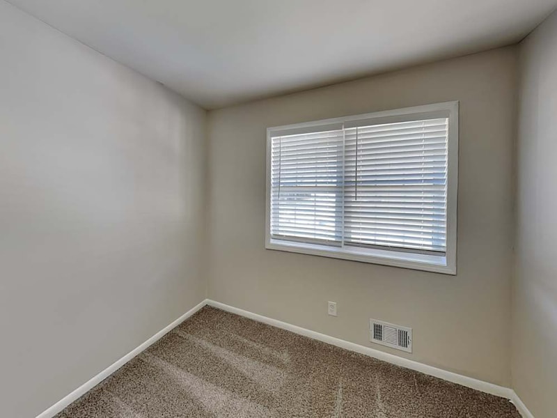 Building Photo - 335 Dartmouth Dr SW