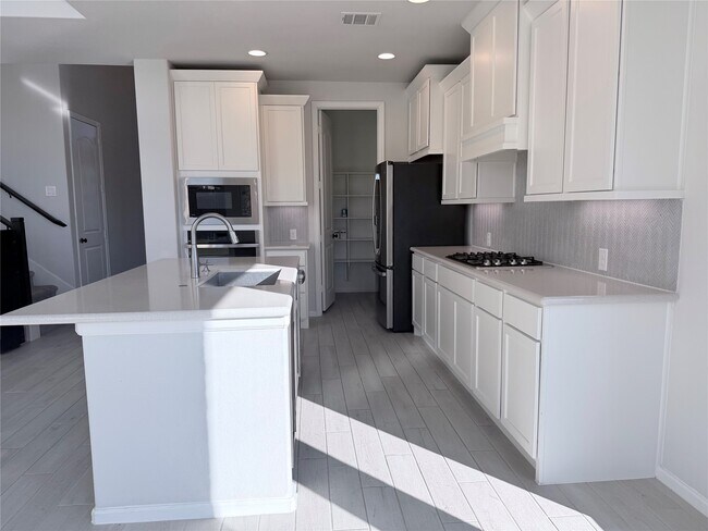 Building Photo - 10503 Shining Dawn Wy