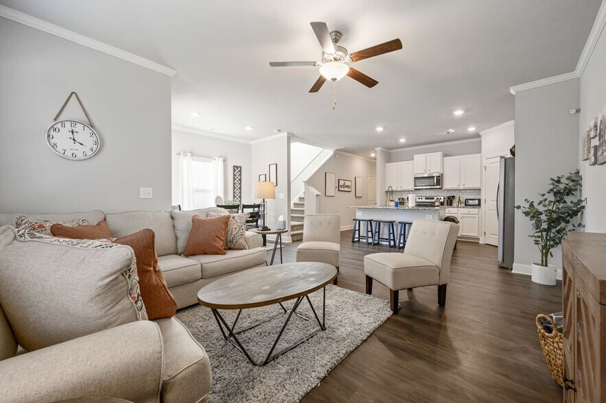 Building Photo - 2059 Pinnacle Walk
