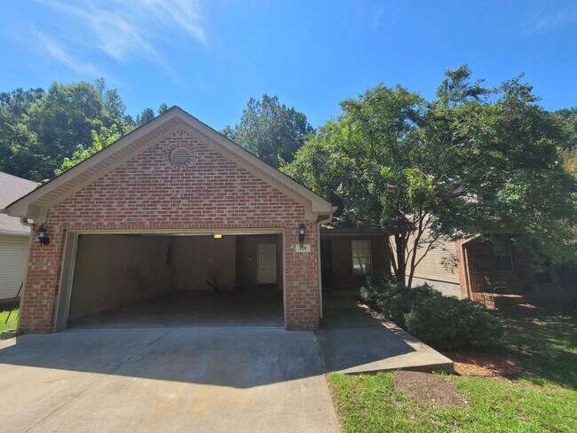 Building Photo - Home in Benton