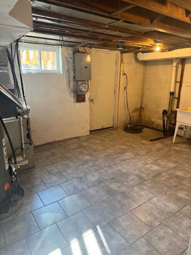 Building Photo - 2 Bedroom  Townhome in Belair-Edison!