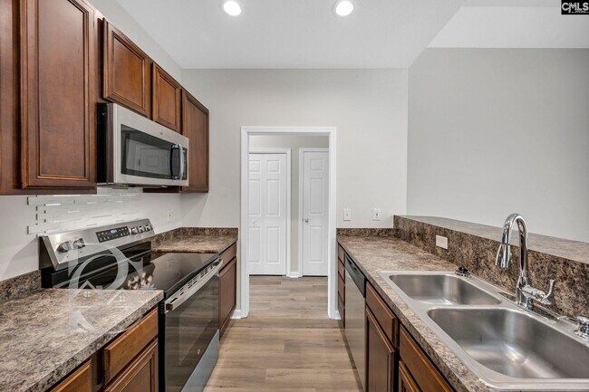 Building Photo - 151 Springhaven Dr