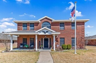 Building Photo - 1415 Normandy Ln