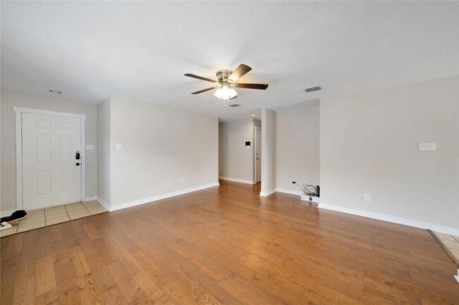 Building Photo - 716 Preston Dr