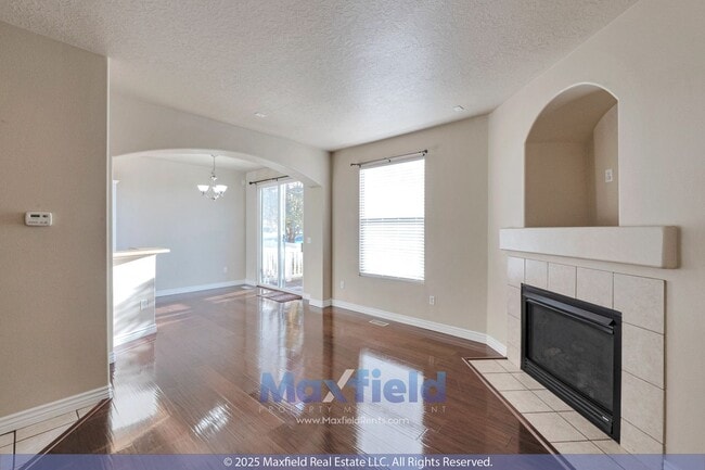 Building Photo - Wonderful 4BD 3.5BTH 2GAR Home in Lehi