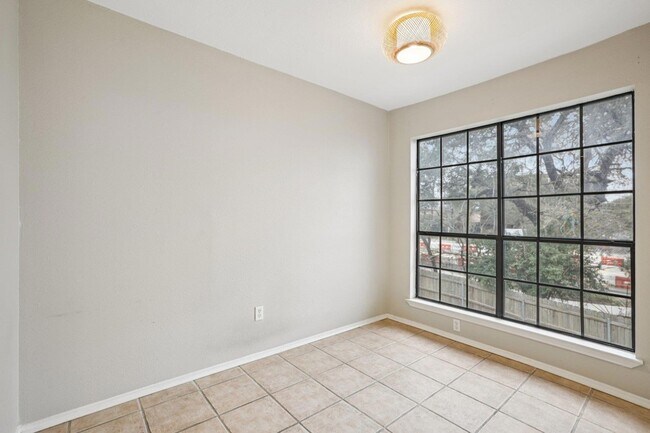 Building Photo - 4159 Steck Ave