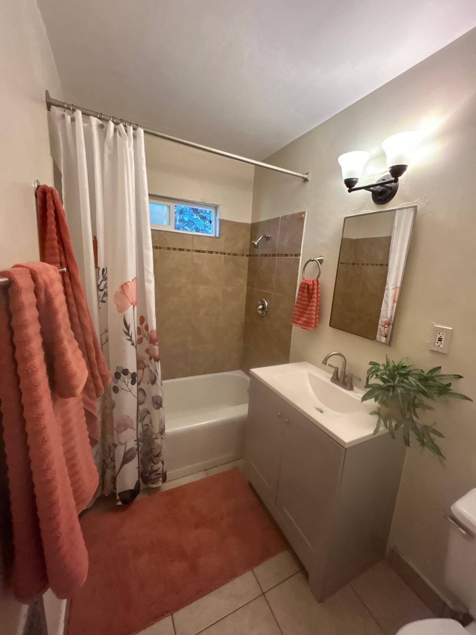 Building Photo - 5525 Bolivar St