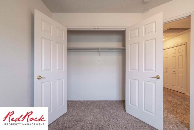 Building Photo - 3 Bed 2 Bath, 2 Car Garage with a Fully Fe...