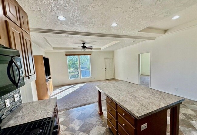 Building Photo - 3Bd 2bath 6 Month lease only ****HOUSE IS FOR SALE***