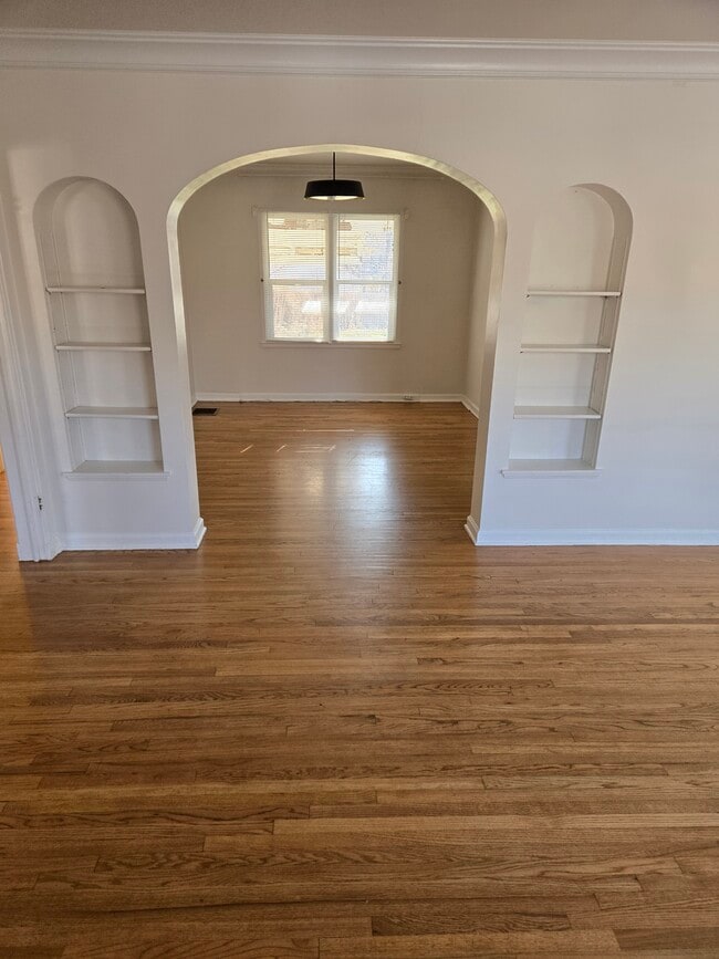 Building Photo - 1776 E 900 S