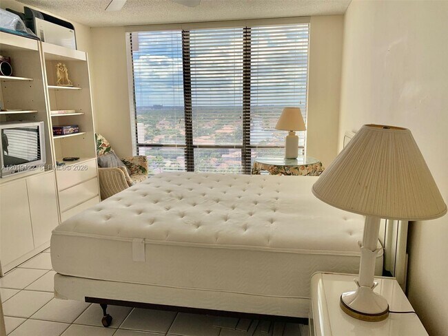 Building Photo - 1500 S Ocean Dr