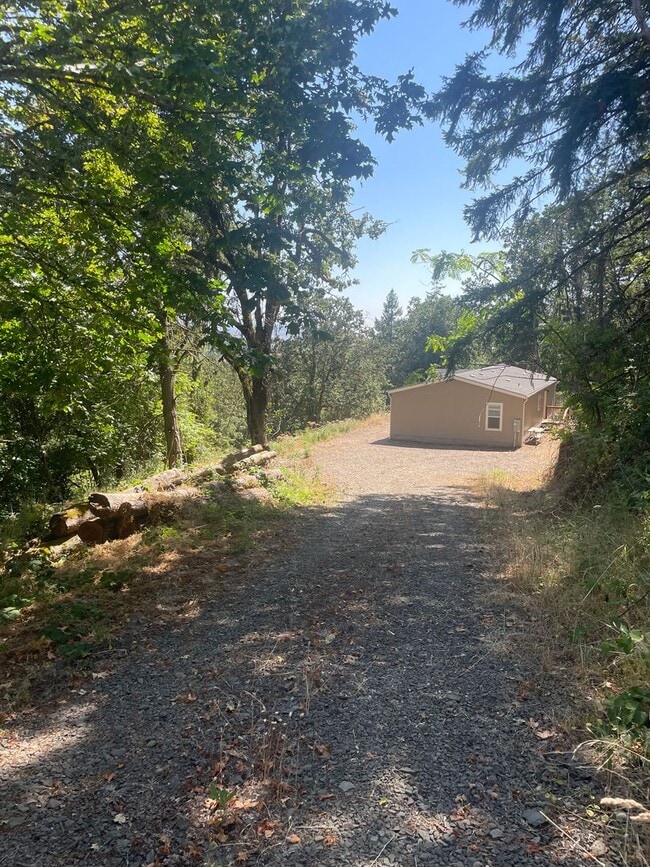 Building Photo - Home with a View! *MOVE IN SPECIAL*