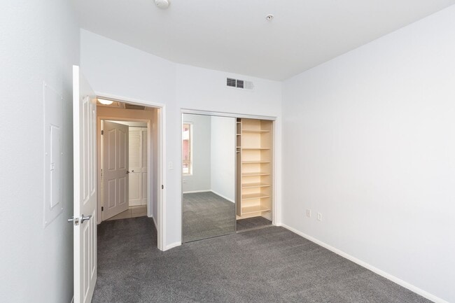 Building Photo - AMAZING 2/2 MARINA DISTRICT CONDO WITH 2 A...