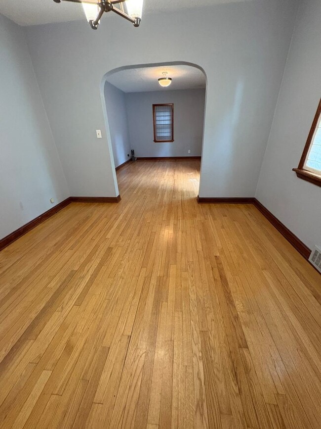 Building Photo - 3 Bedroom 1 Bath Single Family Home