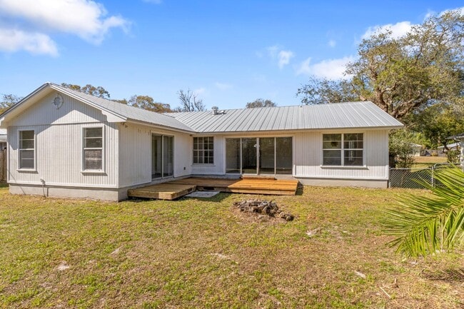 Building Photo - 1816 14th Ave SW