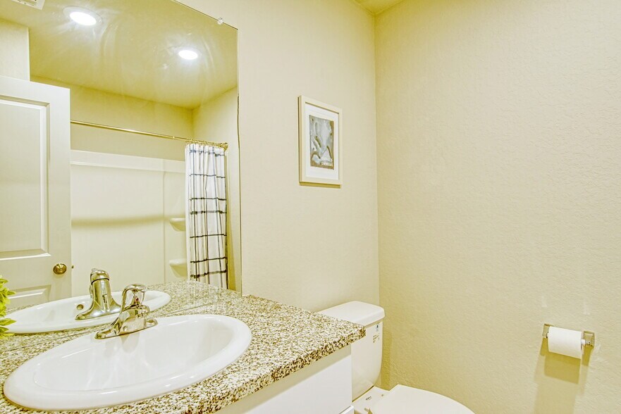Building Photo - 12668 Saverne Way