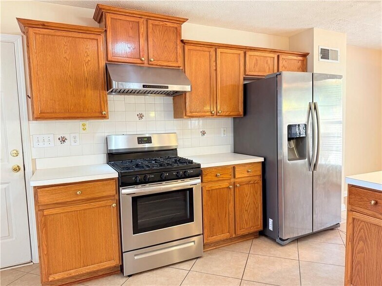 Building Photo - 975 Brushy Creek Ct