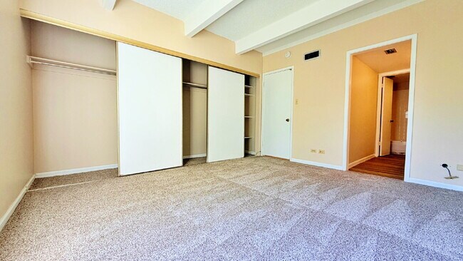 Building Photo - TOTALLY REFURBISHED 2 Bed 2 Bath Condo in Woodstream Falls. NEW Paint NEW Carpet & Flooring. Spac...