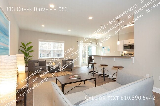 Building Photo - 313 Creek Dr