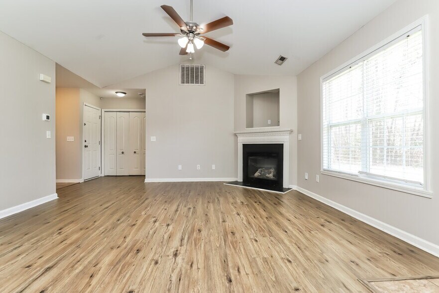 Building Photo - 5204 Mt Hope Dr