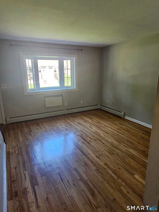 Building Photo - 55 Beths Ave