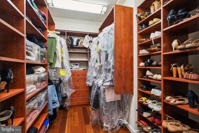 Building Photo - 220 W Rittenhouse Square