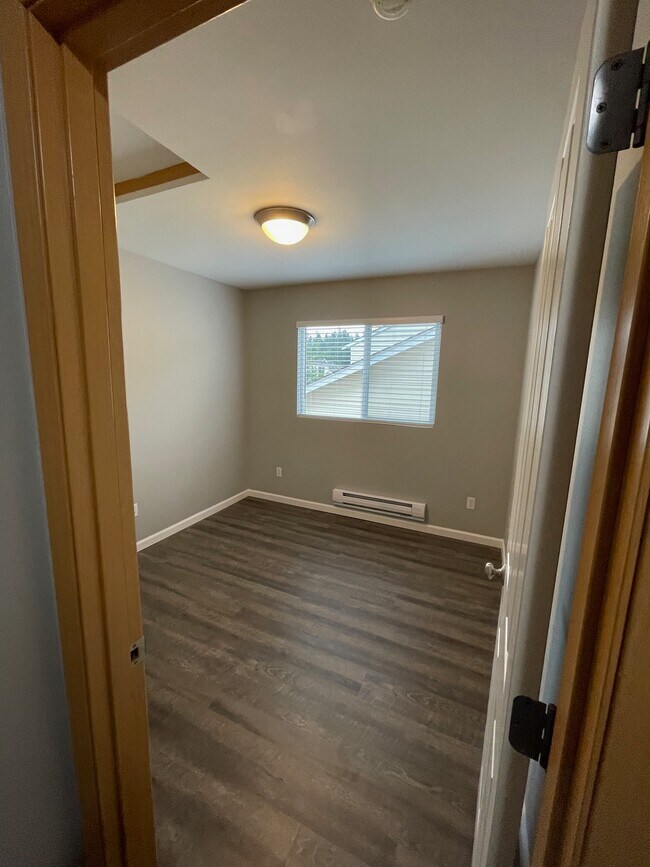 Middle Bedroom - 28120 239th Plz SE