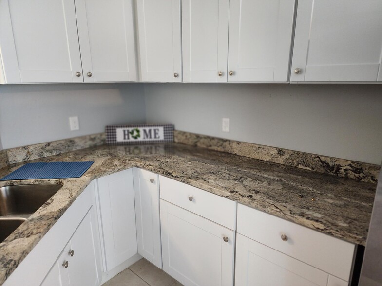 KITCHEN - 13 Empress Ln