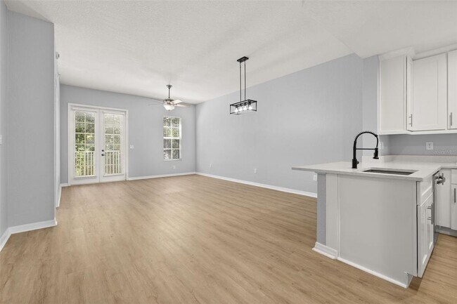 Building Photo - 855 Blue Sage St