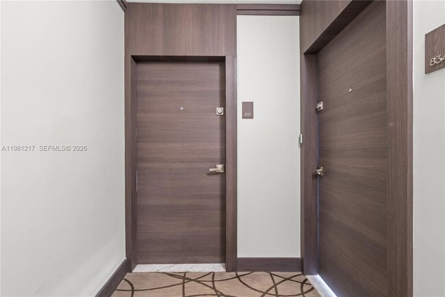 Building Photo - 20505 E Country Club Dr