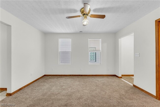 Building Photo - 1923 W 77th St