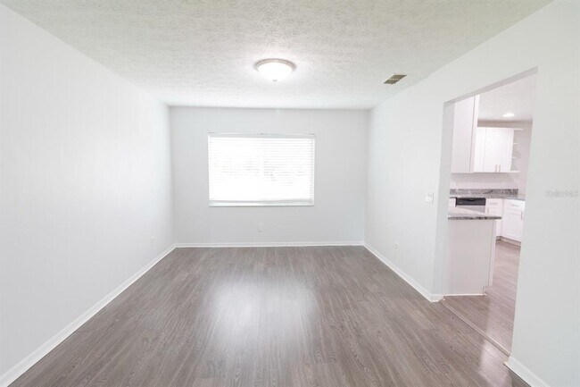 Building Photo - 603 Angelica Pl