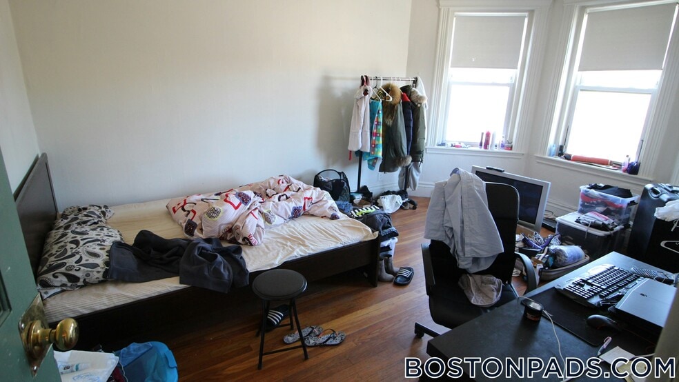 Building Photo - 1350 Commonwealth Avenue