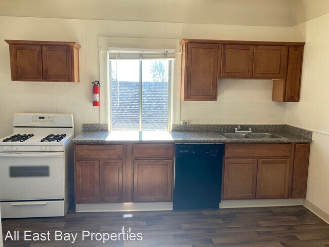 Building Photo - 1 br, 1 bath House - 2551 Harrington Avenu...