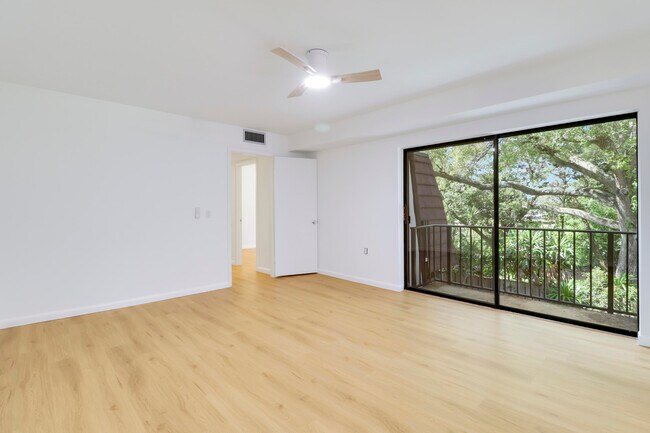 Building Photo - 2111 21st Ln