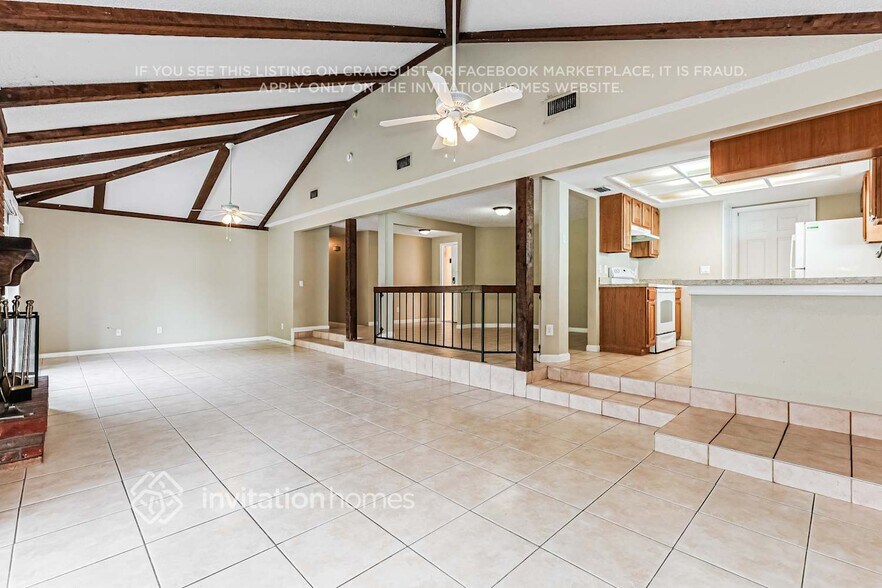 Building Photo - 808 Black Knight Dr