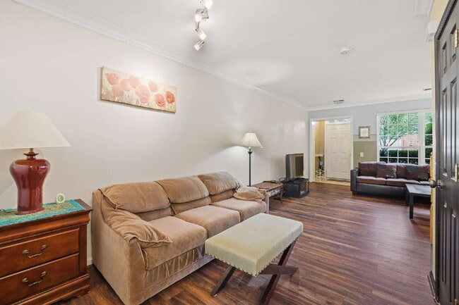Building Photo - Spacious, Private AND Convenient 2-Level C...