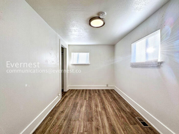 Building Photo - 4902 Meade St