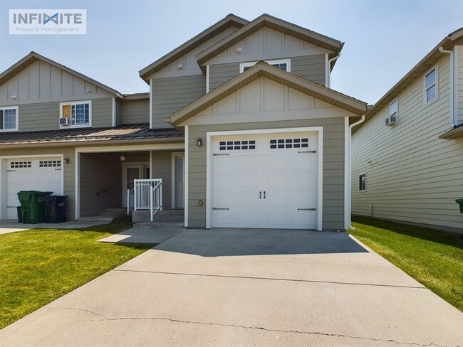 Building Photo - End Unit 3 Bedroom Condo in Bozeman