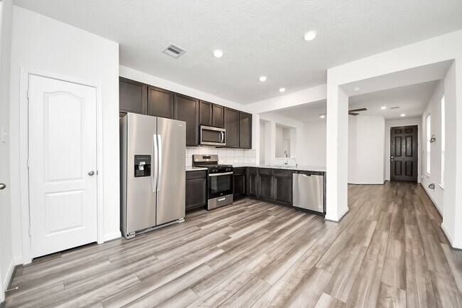 Building Photo - 22830 Brisbee Ln
