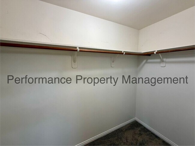 Building Photo - Cute 3 Bed/2 Bath SW Bakersfield Home w/ RBP & $0 Deposit Option