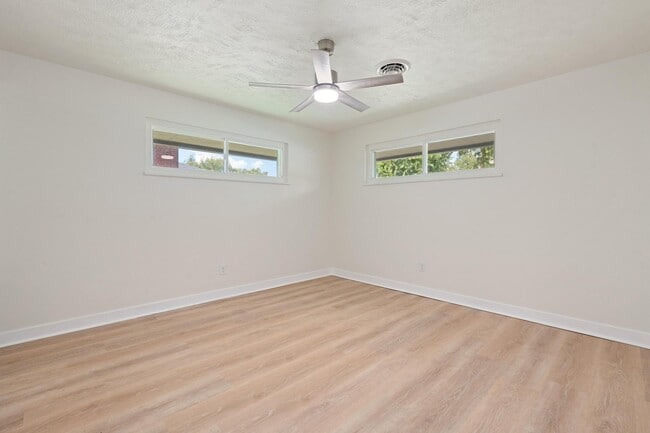 Building Photo - 4999 Packard Dr