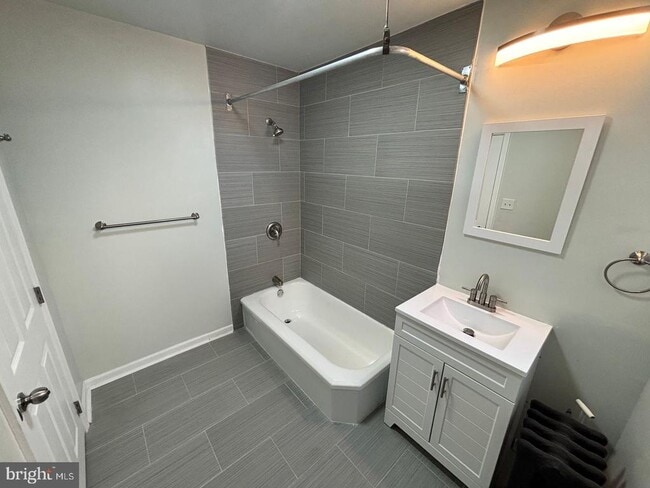 Building Photo - 223 S 49th St