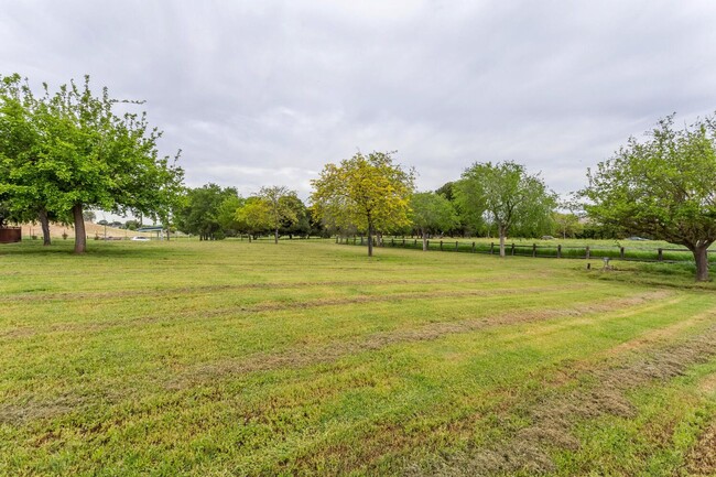 Building Photo - Home on Acreage (horses OK)  for Lease