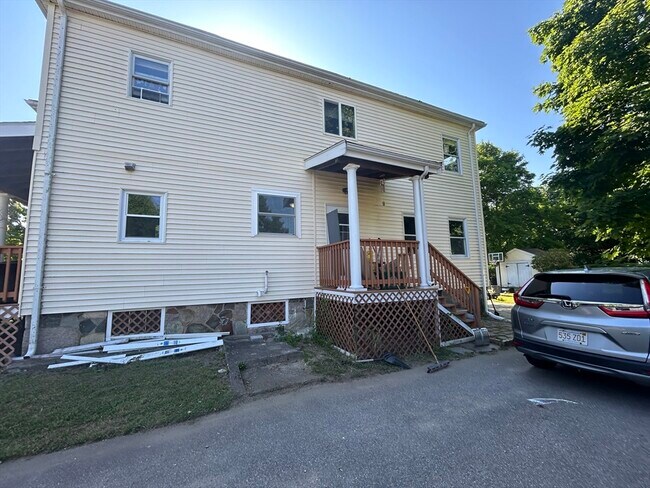 Building Photo - 55 Cushing Ave